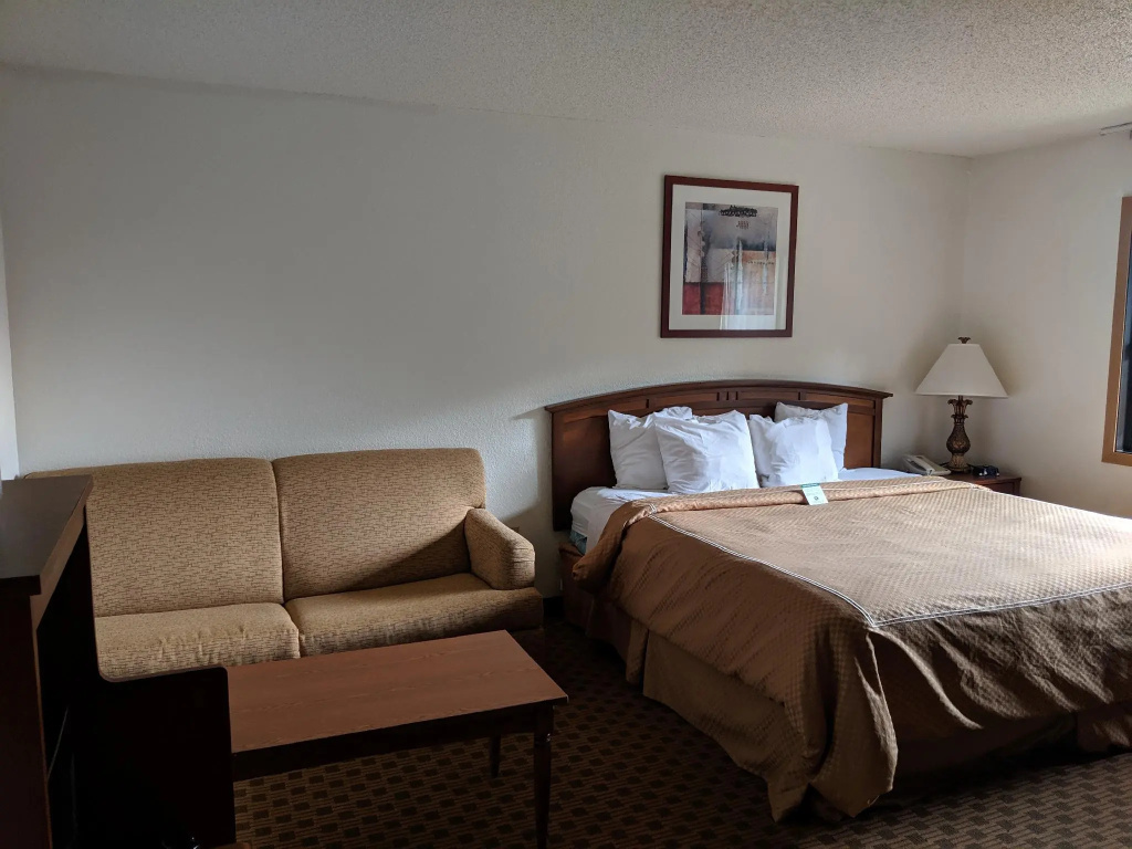 Double Suite (full double bed)