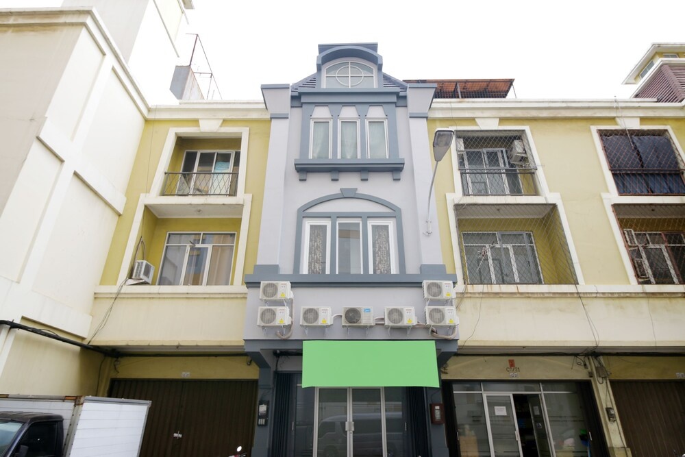 Airy Eco Syariah Cengkareng Mutiara Palem C2 22 Jakarta