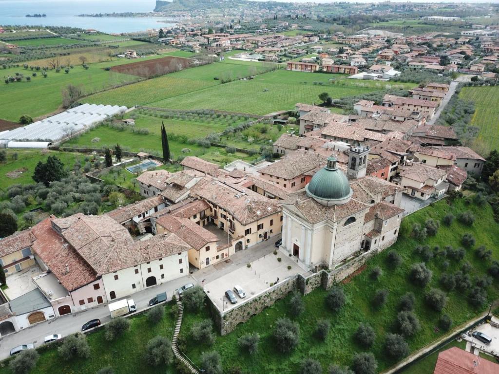 Image 10