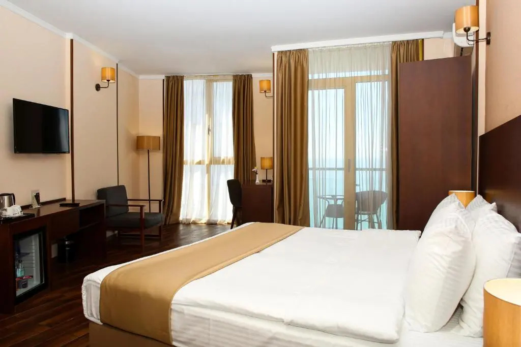 Standard Double room with sea view (full double bed)