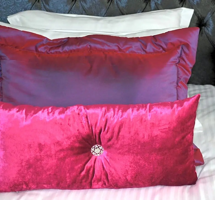 Deluxe Double room with garden view (full double bed)
