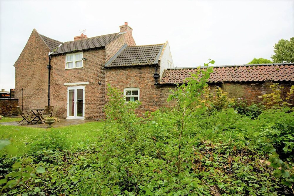 Stapleton/Parkgate Cottages