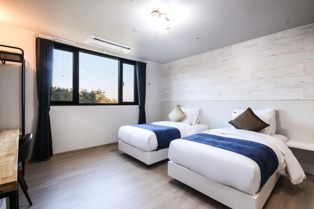 Standard Double room (twin beds)