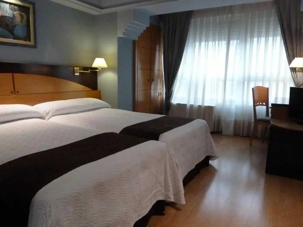 Hotel Corona De Castilla Burgos - Chambres