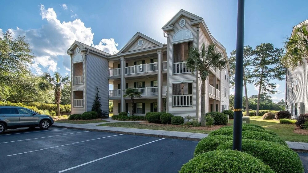 Anchors Away In This Spacious And Beautiful Condo Overlooking Pond And 4th Hole 3 Bedroom Condo by Peace Vacations