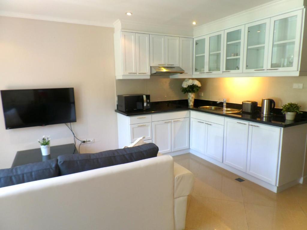 Апартаменты c 1 комнатой в Westbury Residence