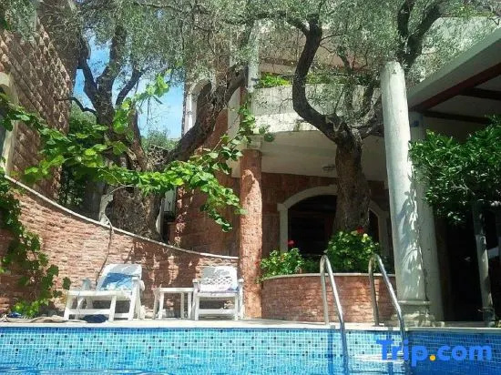 Levantin Inn Half, 1 Apt N15, Sveti Stefan, Montenegro