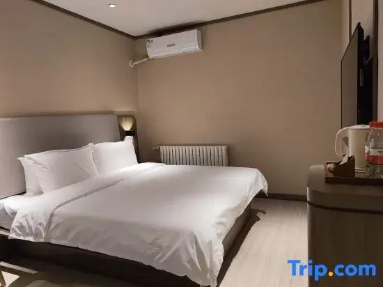 Superior Double room (full double bed)