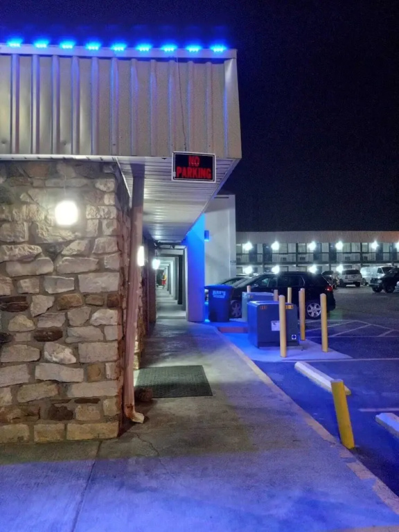 Hotel 465 by Regency Inn & Suites