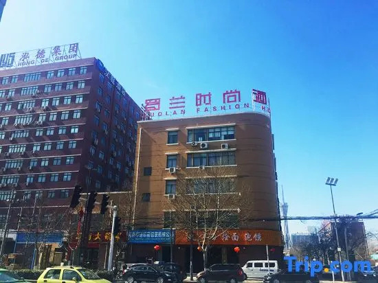 Roland Fashion Hotel (Zhengzhou Wanjin City Futa East Subway Station Store)