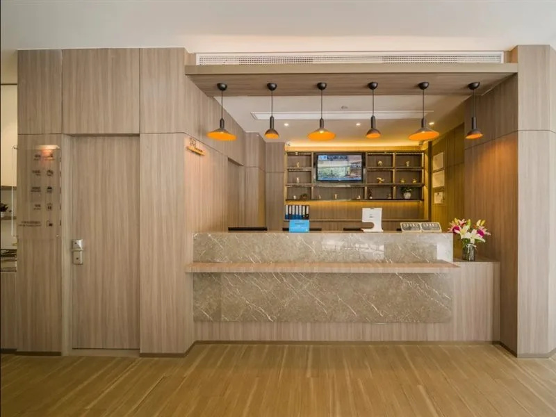 Lobby & Reception