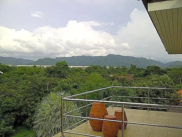 Bhuthara Resort
