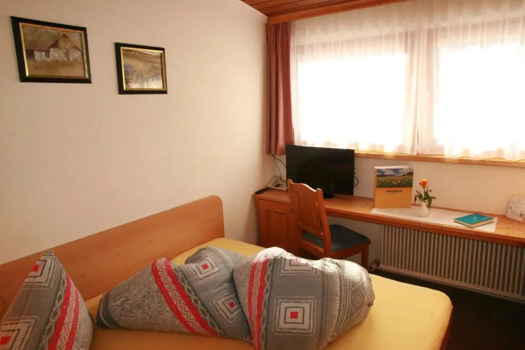 Economy room