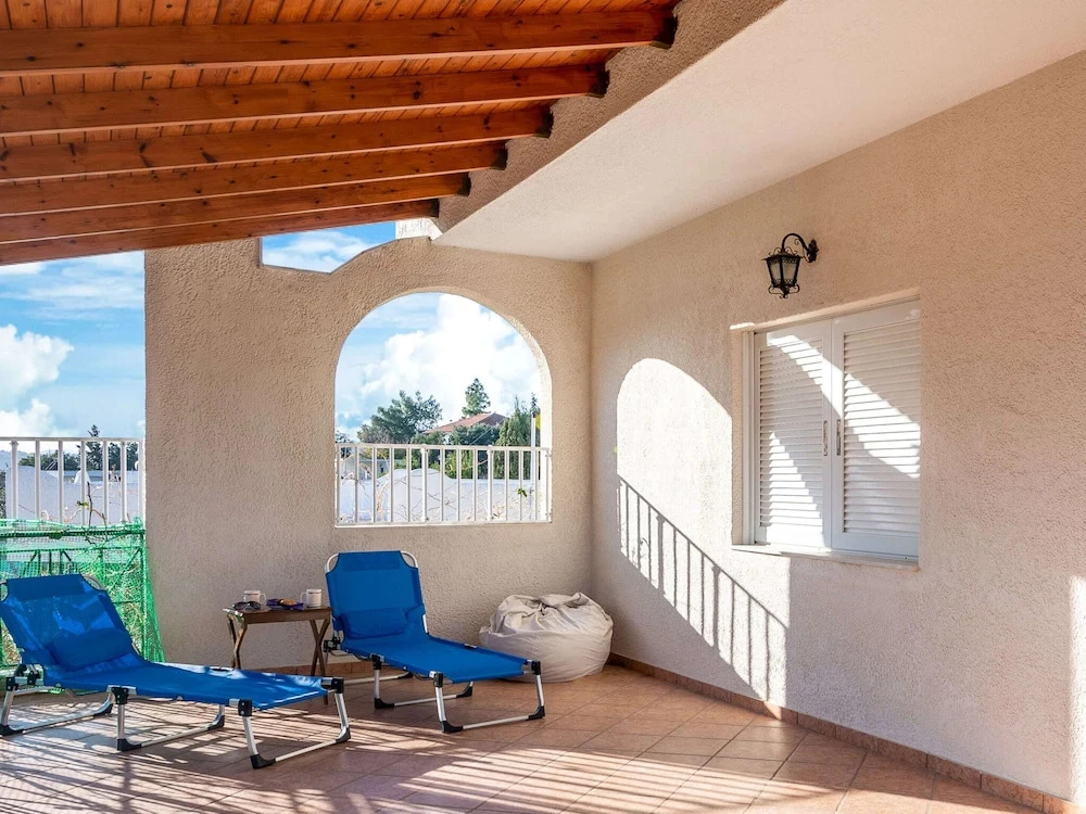 Alluring Cottage in Porto Rafti With Balcony