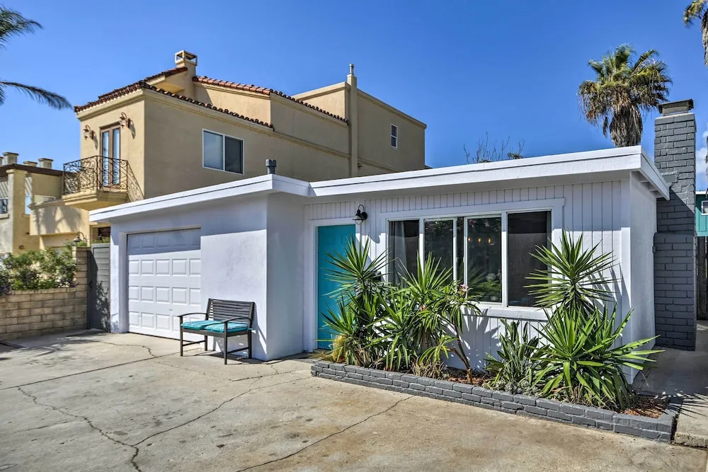 Remodeled Ventura Beach Home With Yard & Fire Pit!