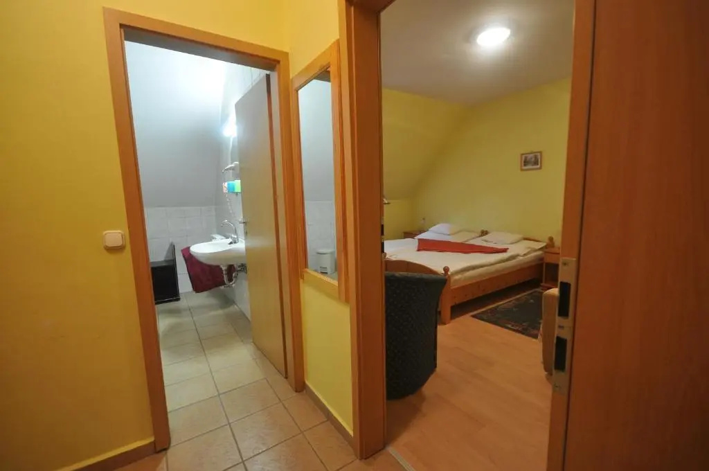 Denis Hotel és Étterem - Chambres