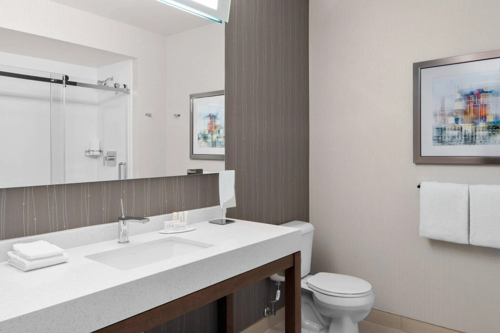 Courtyard by Marriott Edmonton Downtown - Chambres