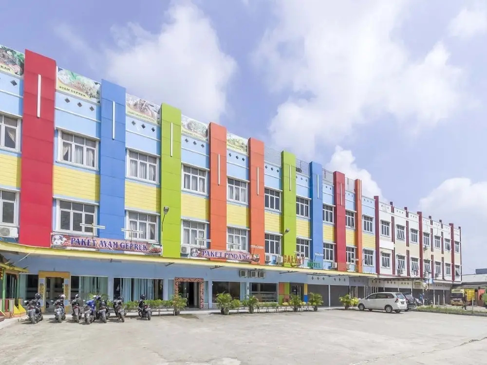 RedDoorz Plus near Jembatan Musi II Palembang