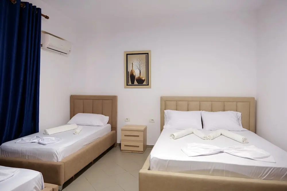 Standard Triple room with balcony