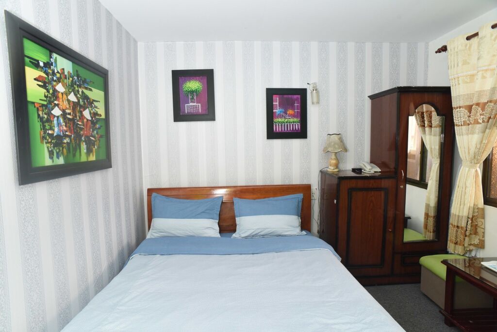 Ken's Backpackers Hotel by null
