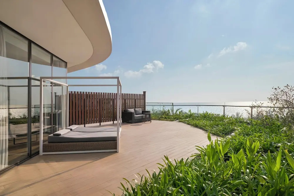 Intercontinental Phu Quoc Long Beach Resort