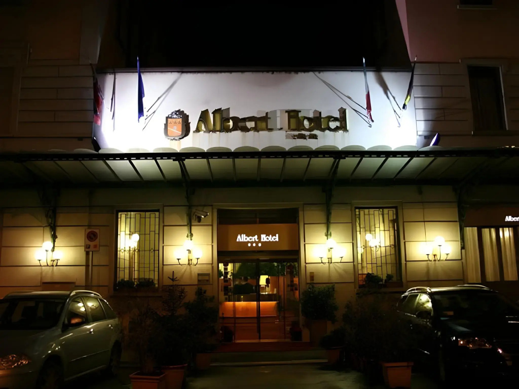 Albert Hotel — фото