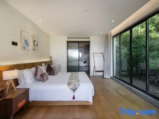 Standard Double room with courtyard view (full double bed)