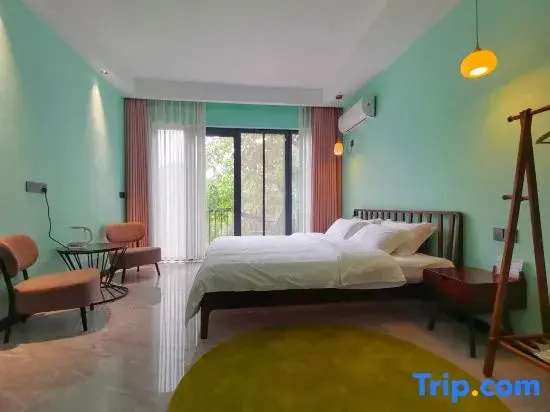 Standard Double room with balcony (full double bed)