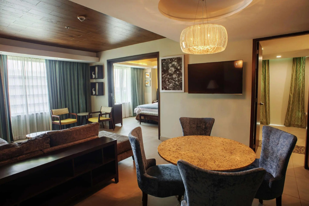 Double Suite (full double bed)