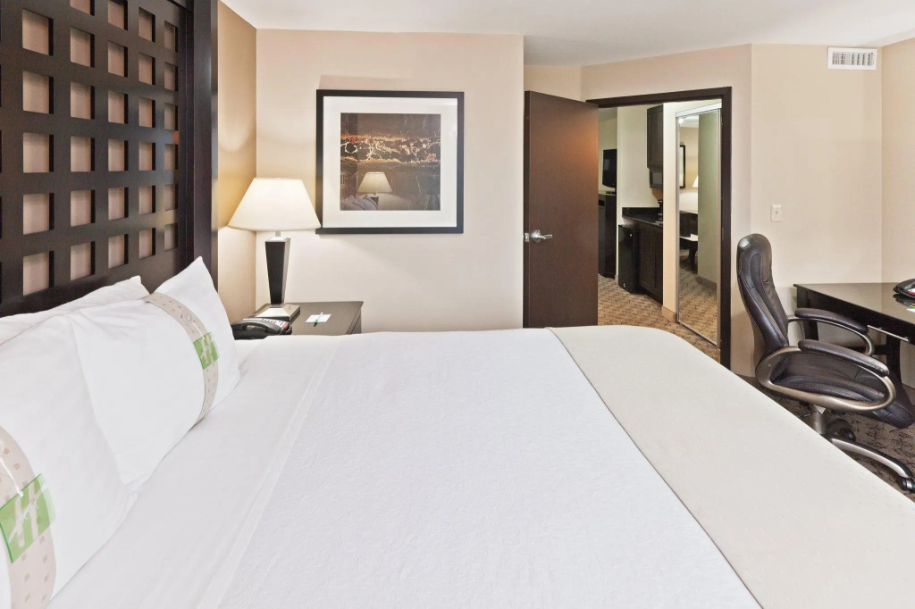 Holiday Inn Hotel & Suites Tulsa South by IHG - Chambres
