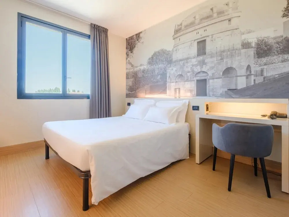 Superior Double room (full double bed)