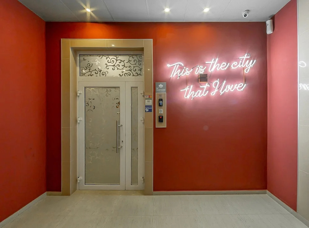 Lobby & Reception
