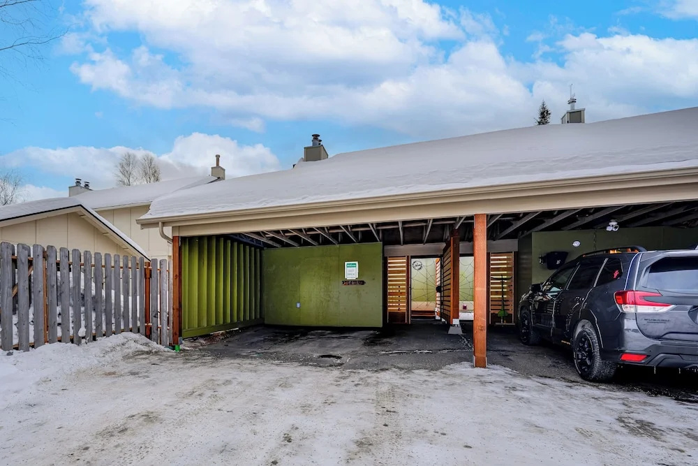 Quiet Anchorage Home: Near Parks, Hikes & Airport!