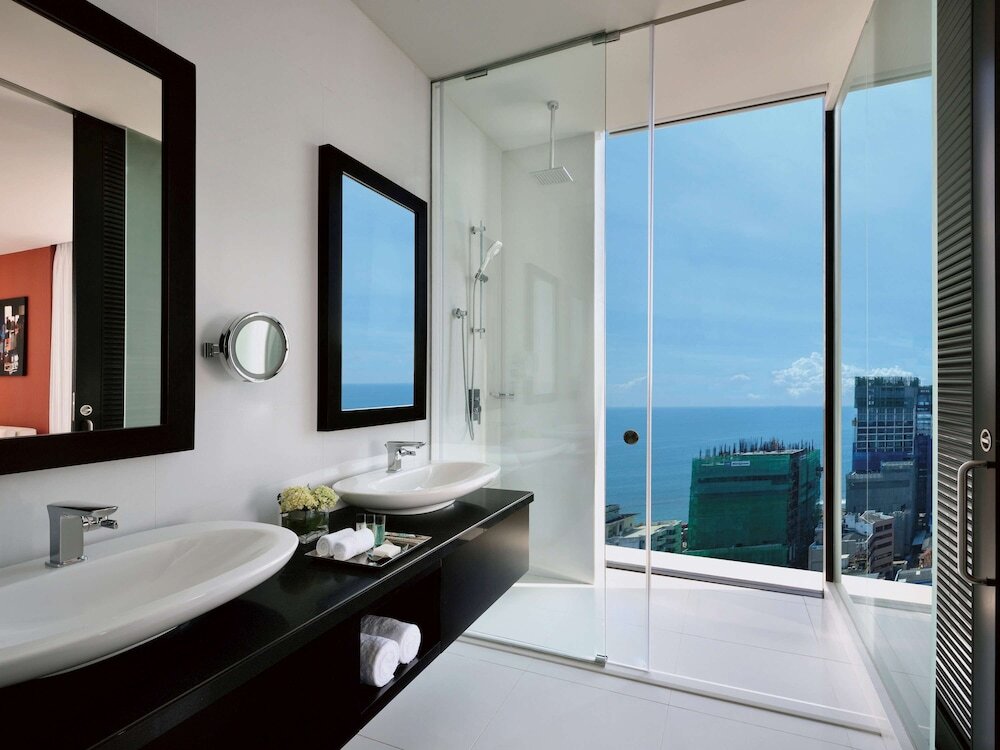 Movenpick Hotel Colombo