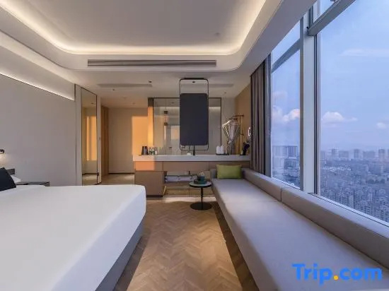 Standard room with mountain view