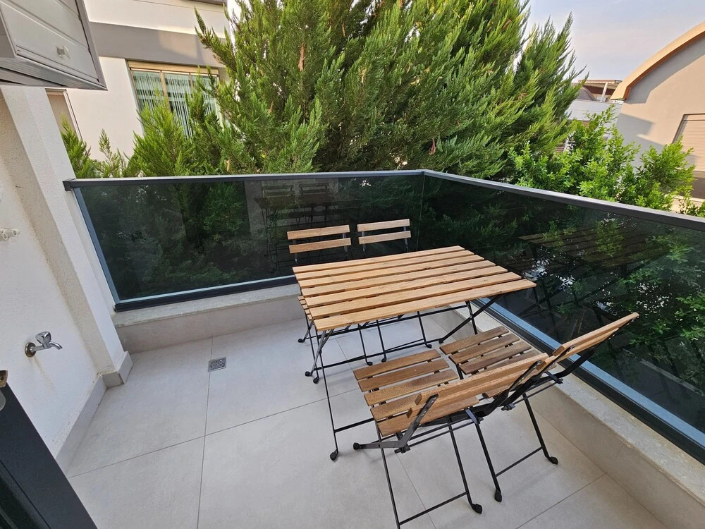 Professionally Maintained Spacious New Suites 2-5