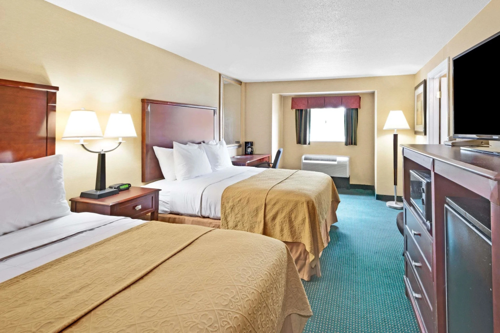 Ramada by Wyndham Kittery — 5