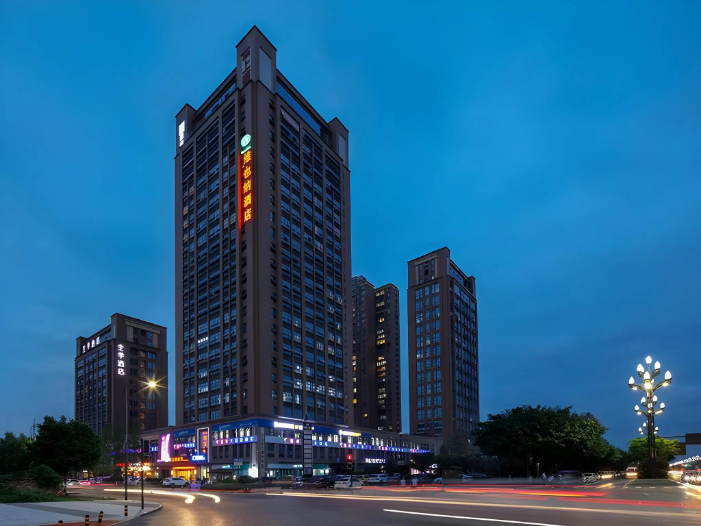 Vienna Hotel（Chengdu University of Petroleum Subway Station）