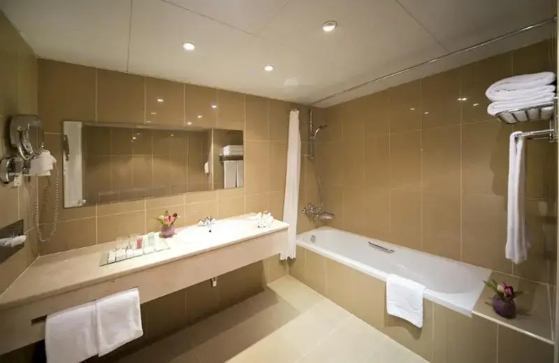 Golden Tulip Al Jazira Hotel - Chambres