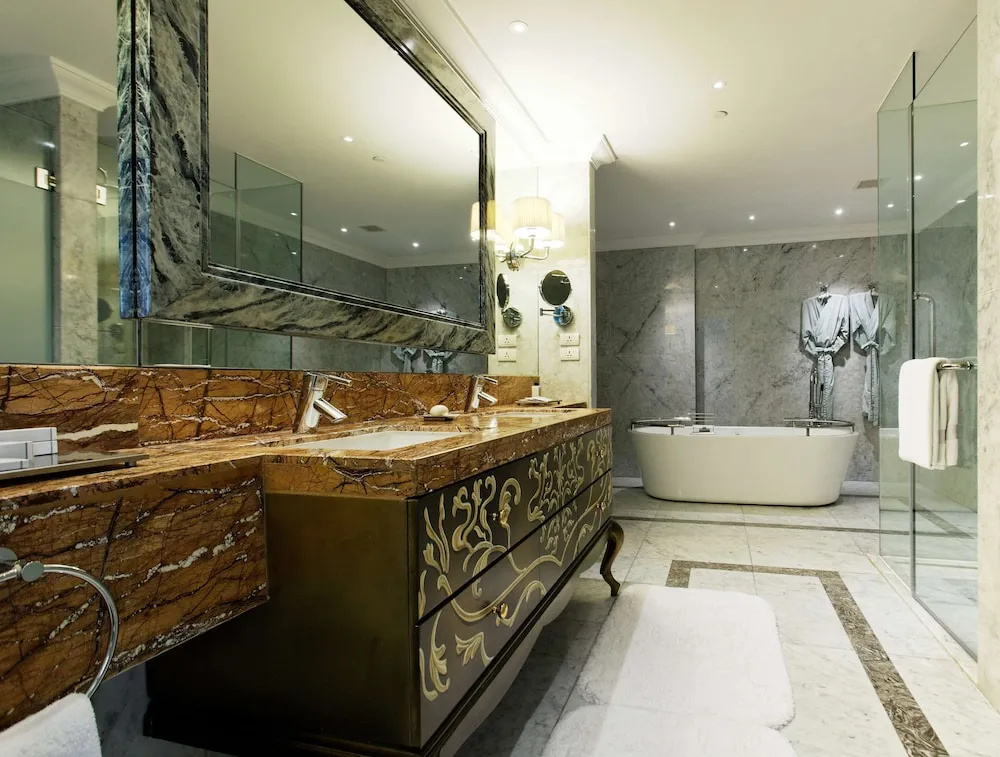 Presidential Double Suite (full double bed)
