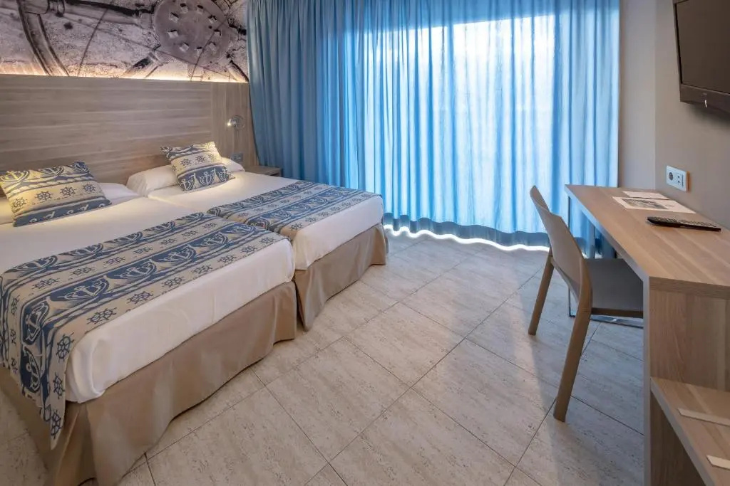 Hotel GHT Marítim - Chambres