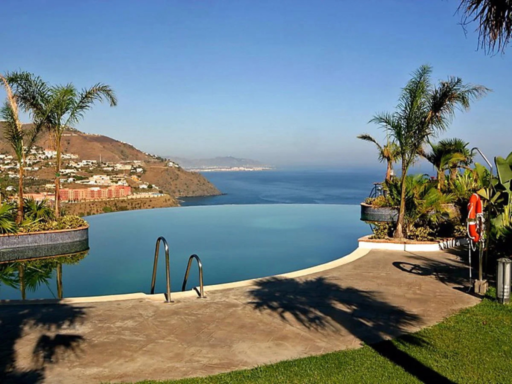 Beach & Waterfront