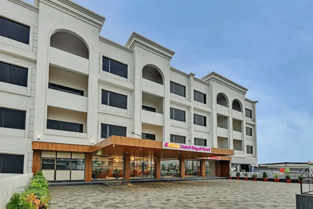 Click Hotel Royal Pearl Galenda Dahej