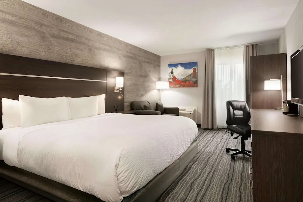 1 Bedroom Double Suite (full double bed)