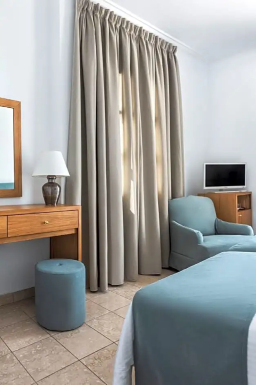 Classic Double room with balcony (full double bed)