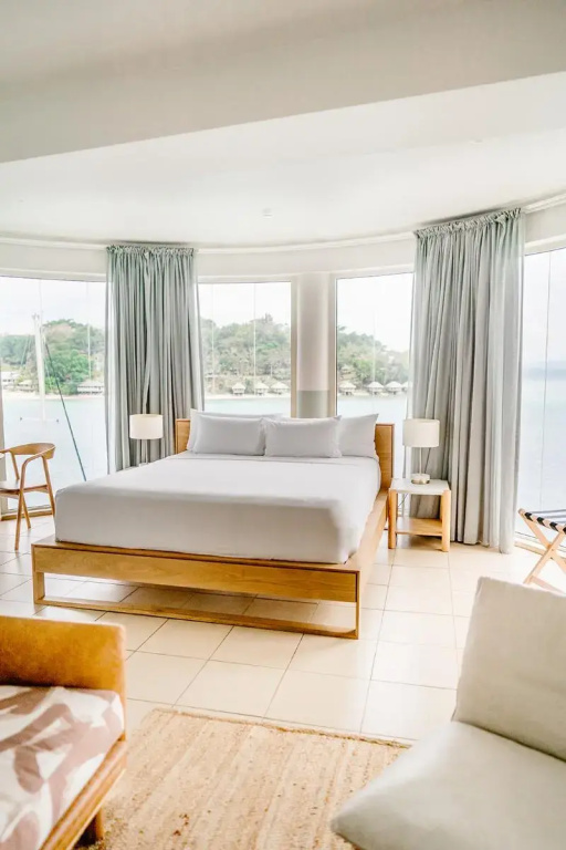 Premium Double Suite full double bed
