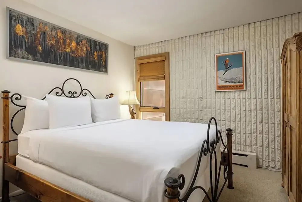 2 Bedrooms Apartment