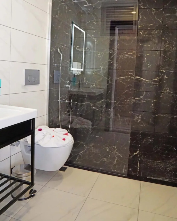 Superior Double room (full double bed)
