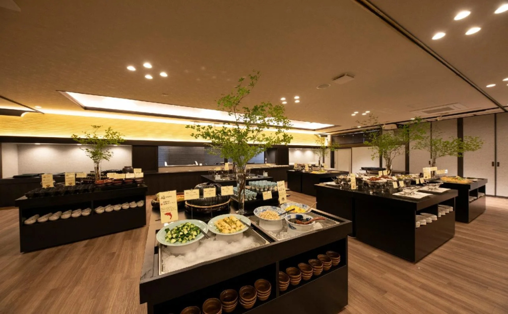 Food & Beverage