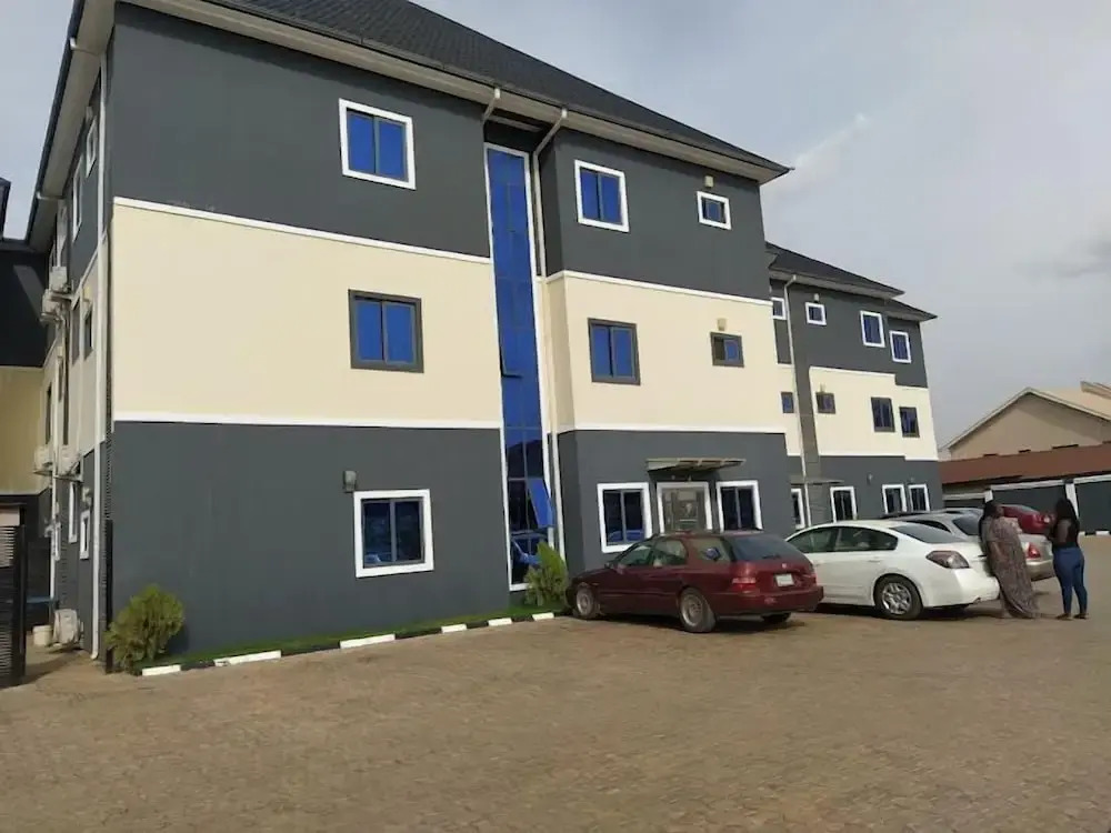 Kuciano Hotels LTD — фото